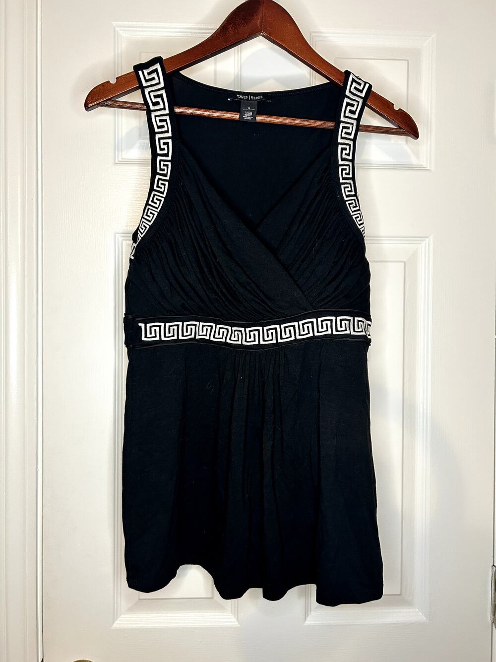 White House Black Market Black Empire Waist Top Greek Trim Sleeveless Women’s S